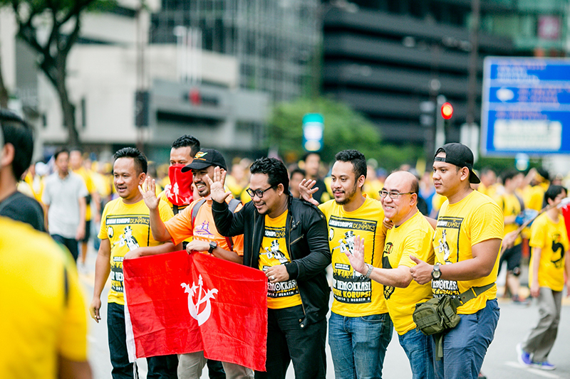 Miembros de BERSIH 2.0 alientan a las personas a votar